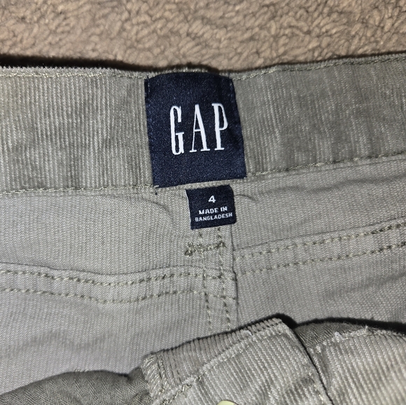 EUC SET OF 2 GAP CORDUROY SHORTS SIZE 4 - Picture 4 of 6
